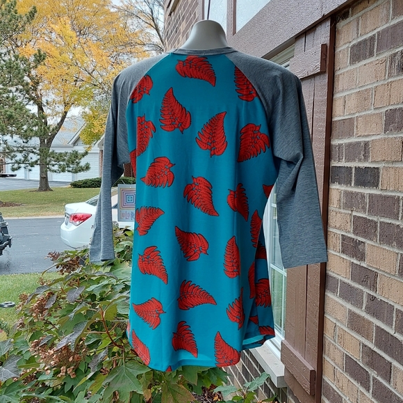 Lularoe Randy 3/4" Sleeve Tee - Picture 3 of 6